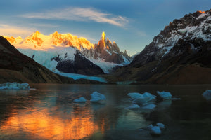 photo-wallpaper-morning-light-at-cerro-torre