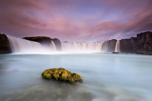 photo-wallpaper-godafoss-and-the-moon