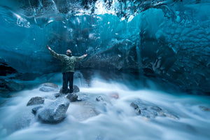 photo-wallpaper-self-portrait-under-a-glacier