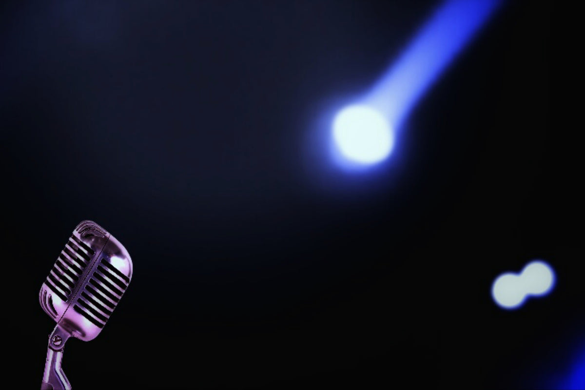 photo-wallpaper-microphone-in-light