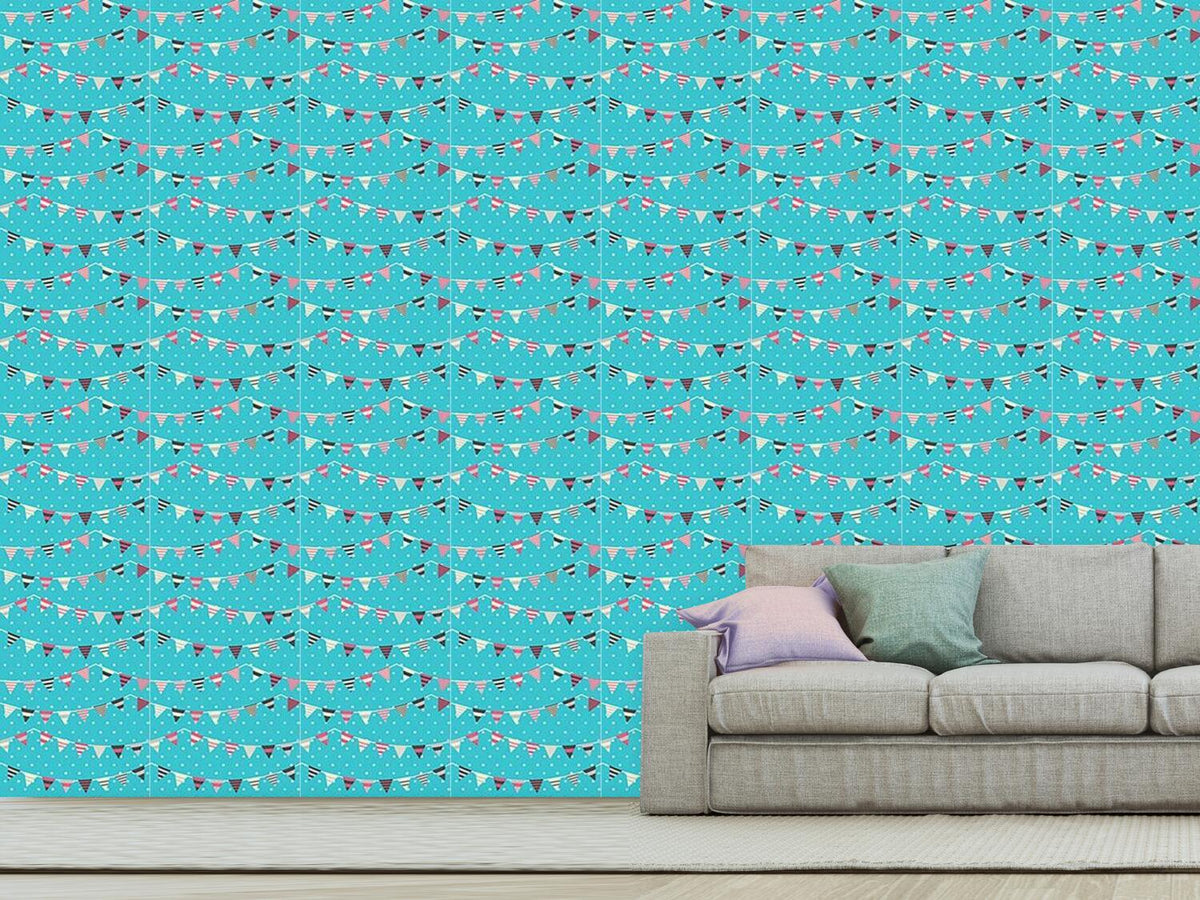 patterned-wallpaper-garlands-on-polkadots