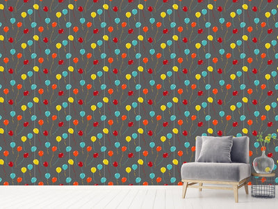 patterned-wallpaper-party-balloons