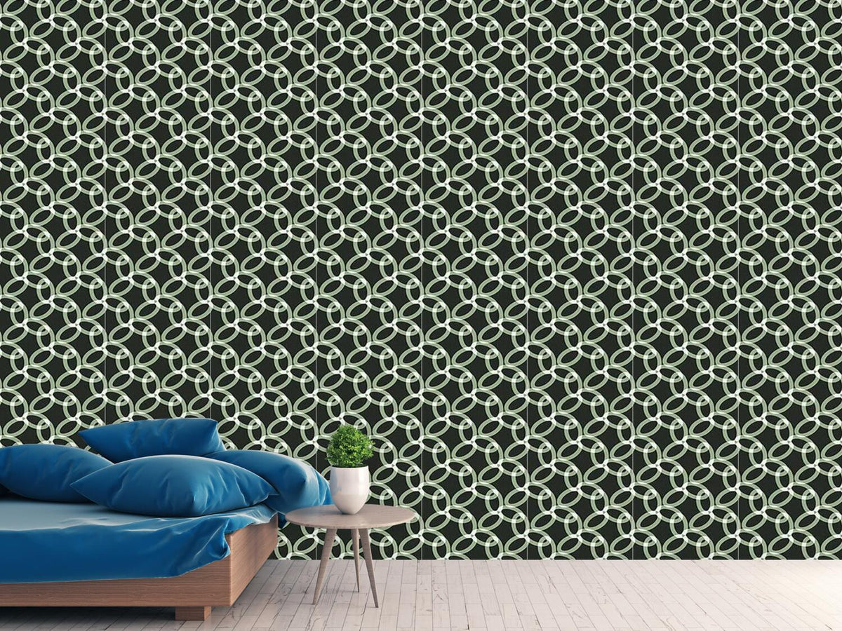 patterned-wallpaper-in-chains