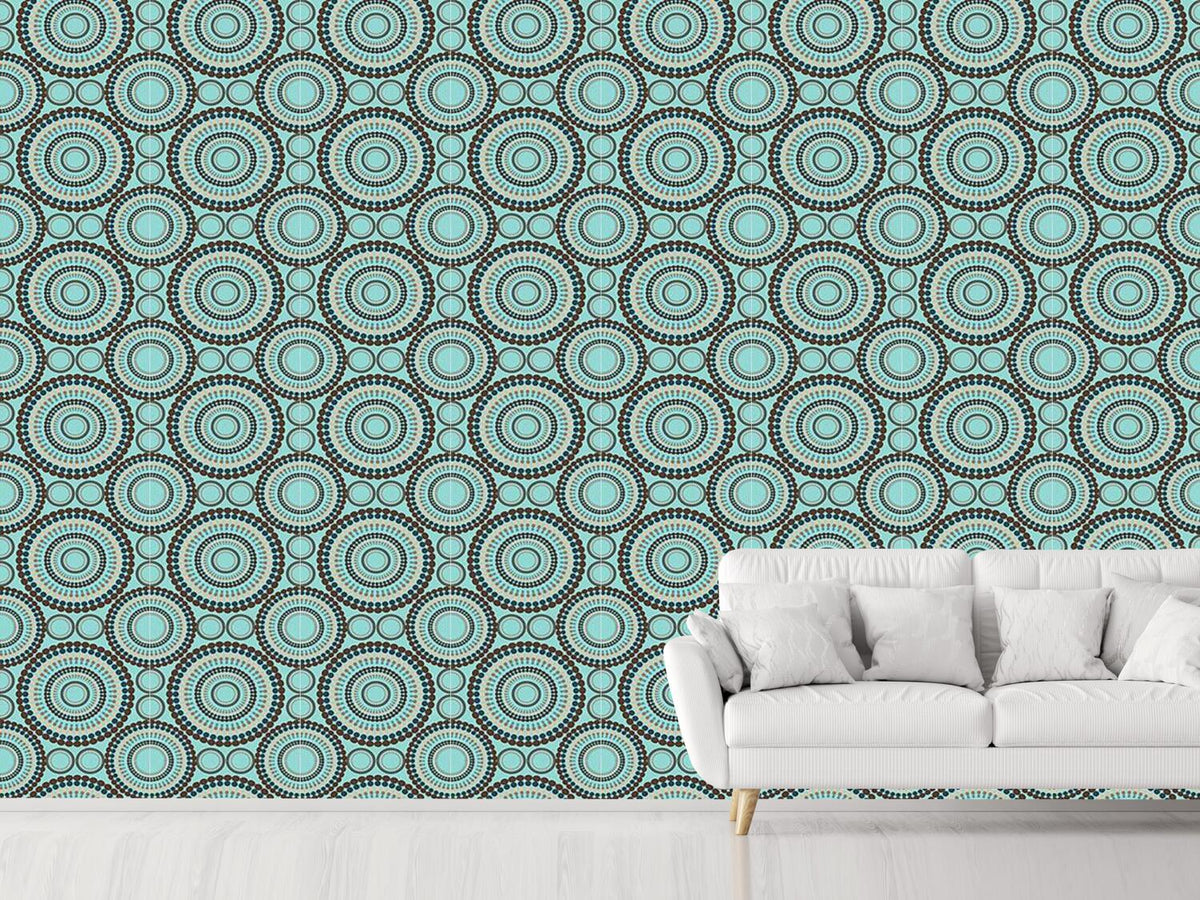 patterned-wallpaper-rotating-dots