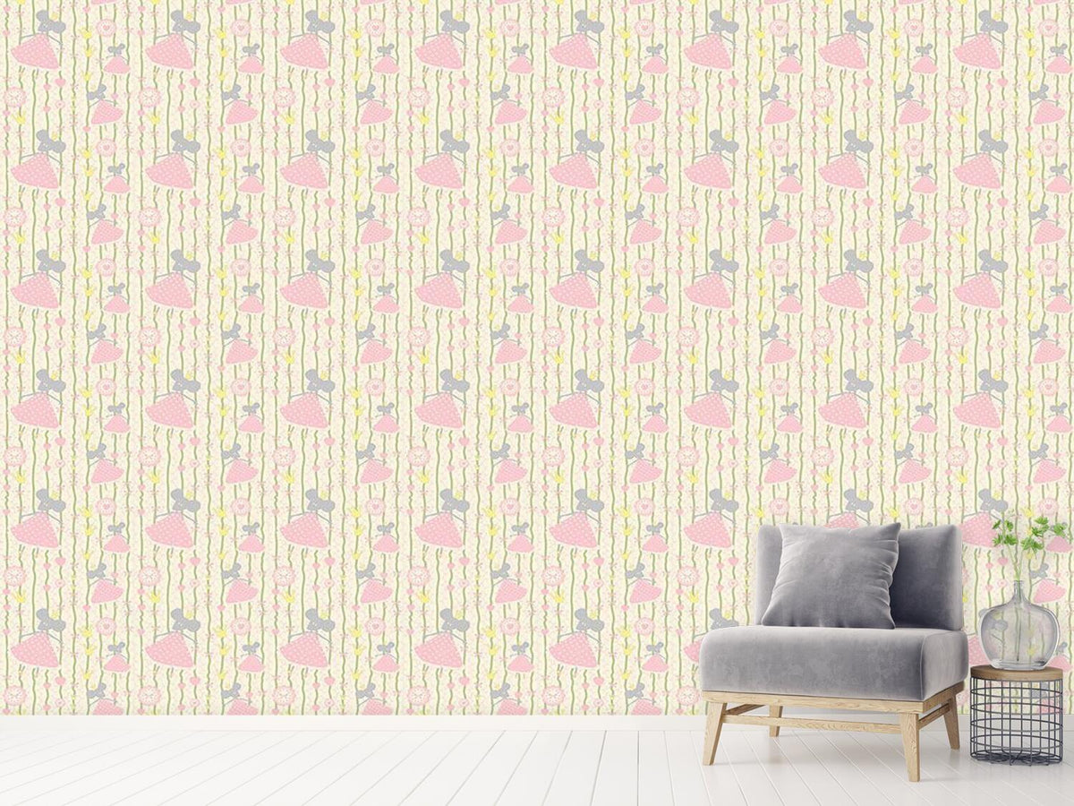 patterned-wallpaper-little-mice-princess-birthday