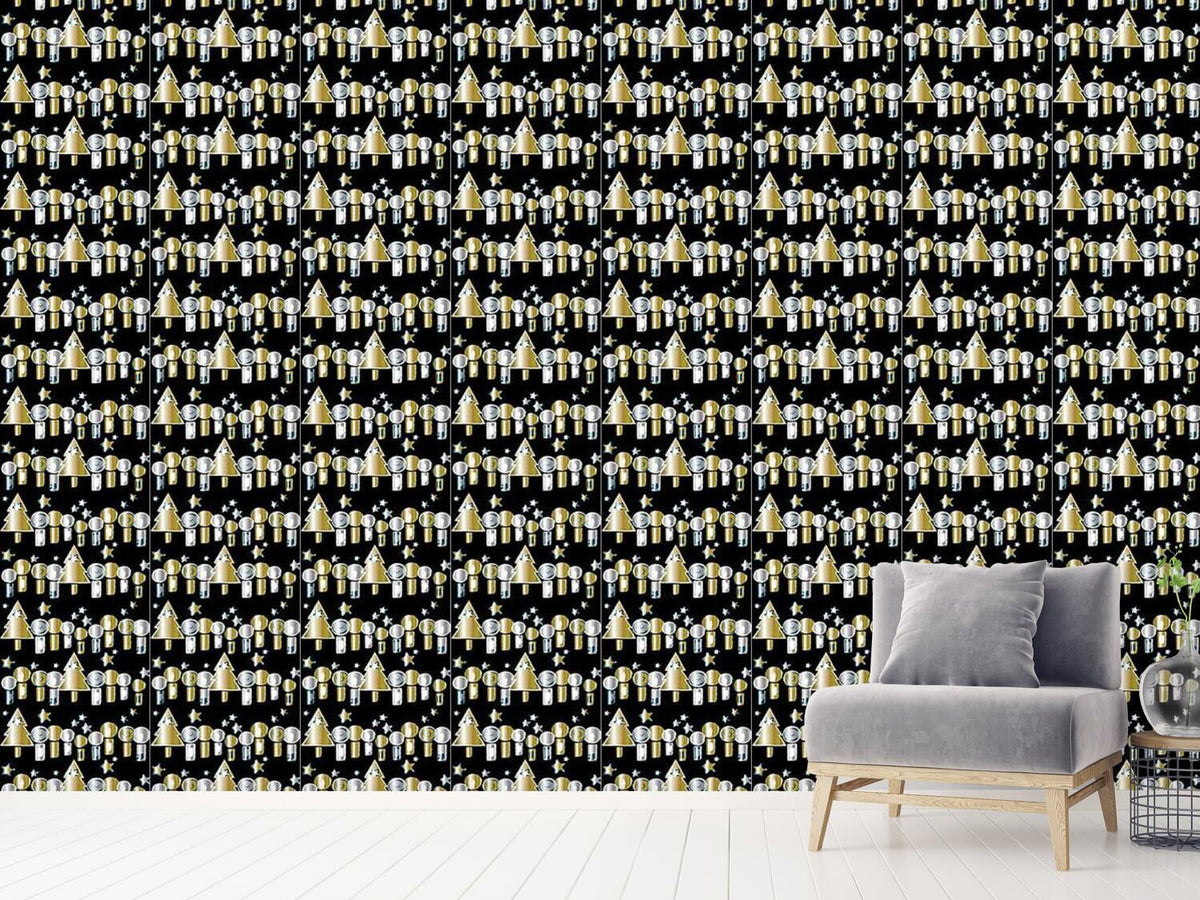 patterned-wallpaper-candle-light-in-gold-luster