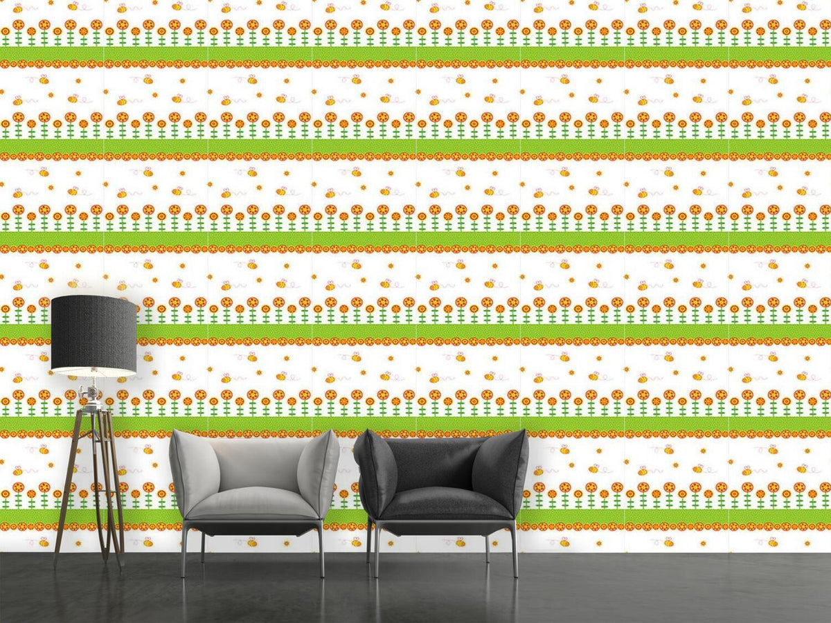 patterned-wallpaper-happy-bees