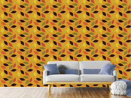 patterned-wallpaper-birch-leaf-in-autumn